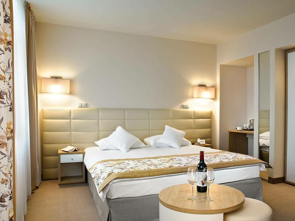 Hotel Petropol Płock Extérieur photo