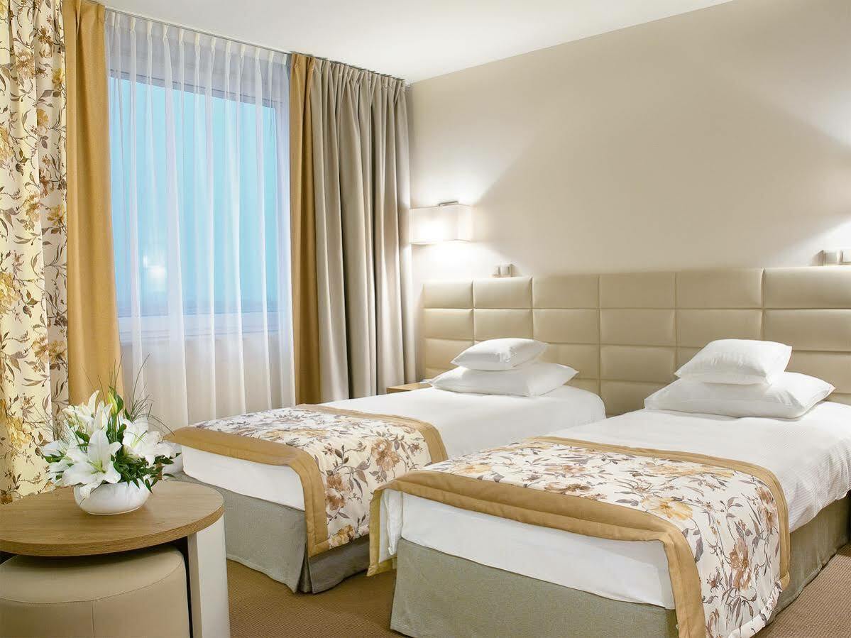 Hotel Petropol Płock Extérieur photo